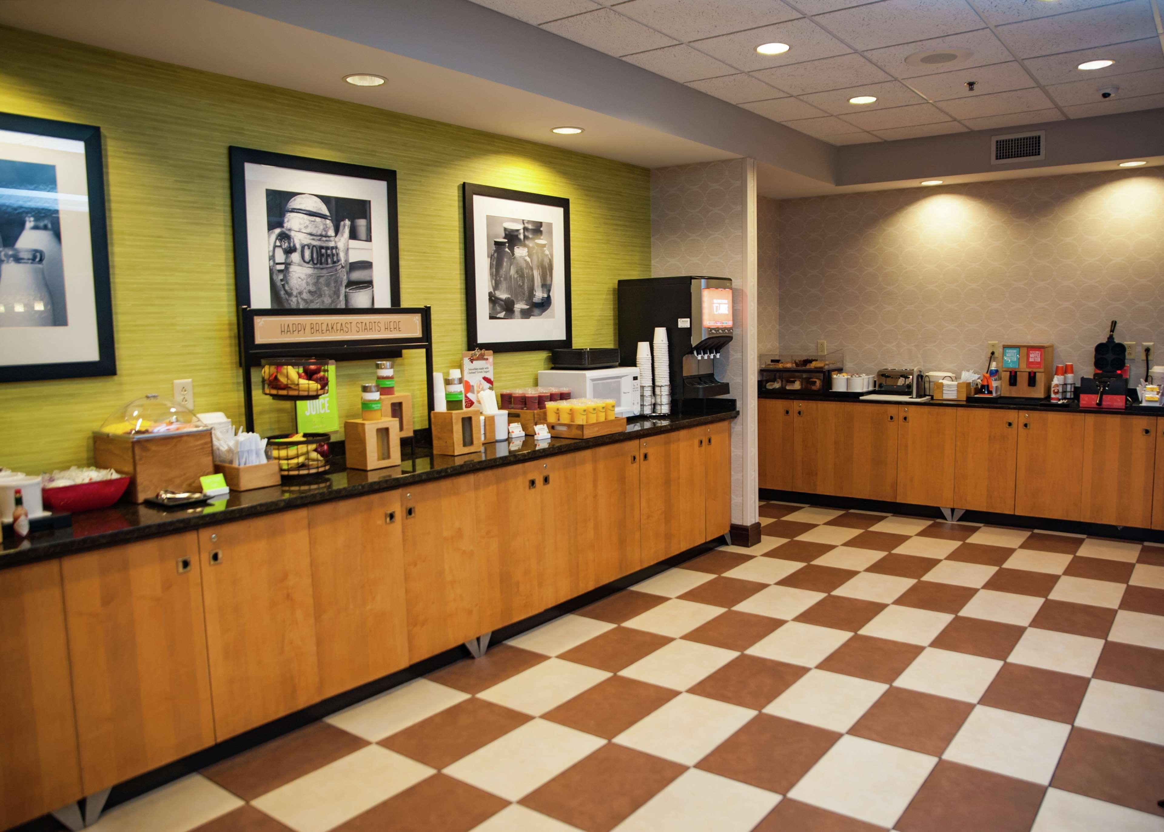 Hampton Inn Норфолк Экстерьер фото