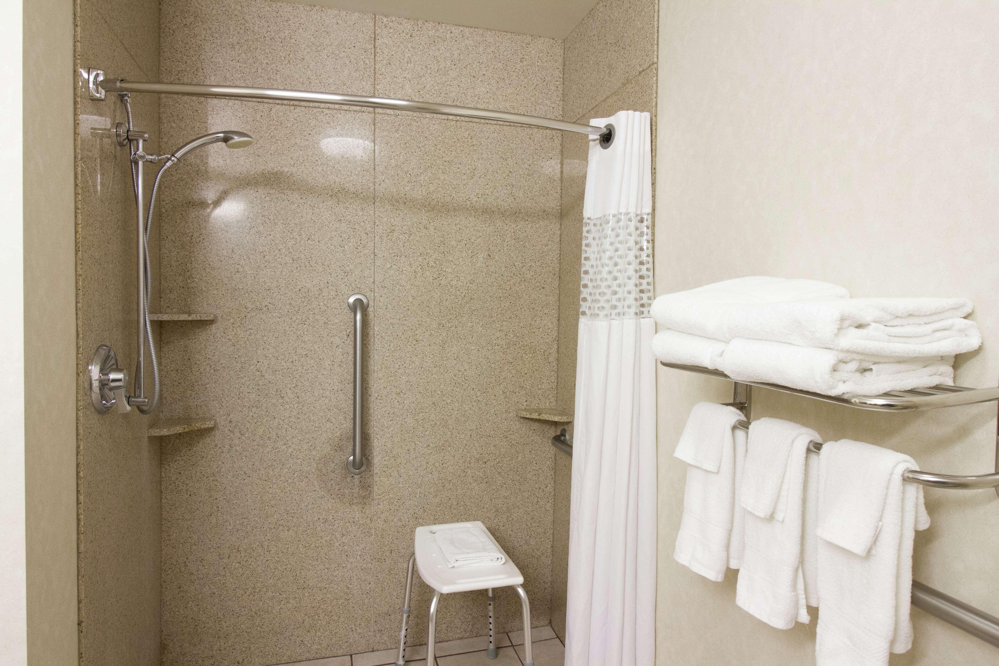 Hampton Inn Норфолк Экстерьер фото