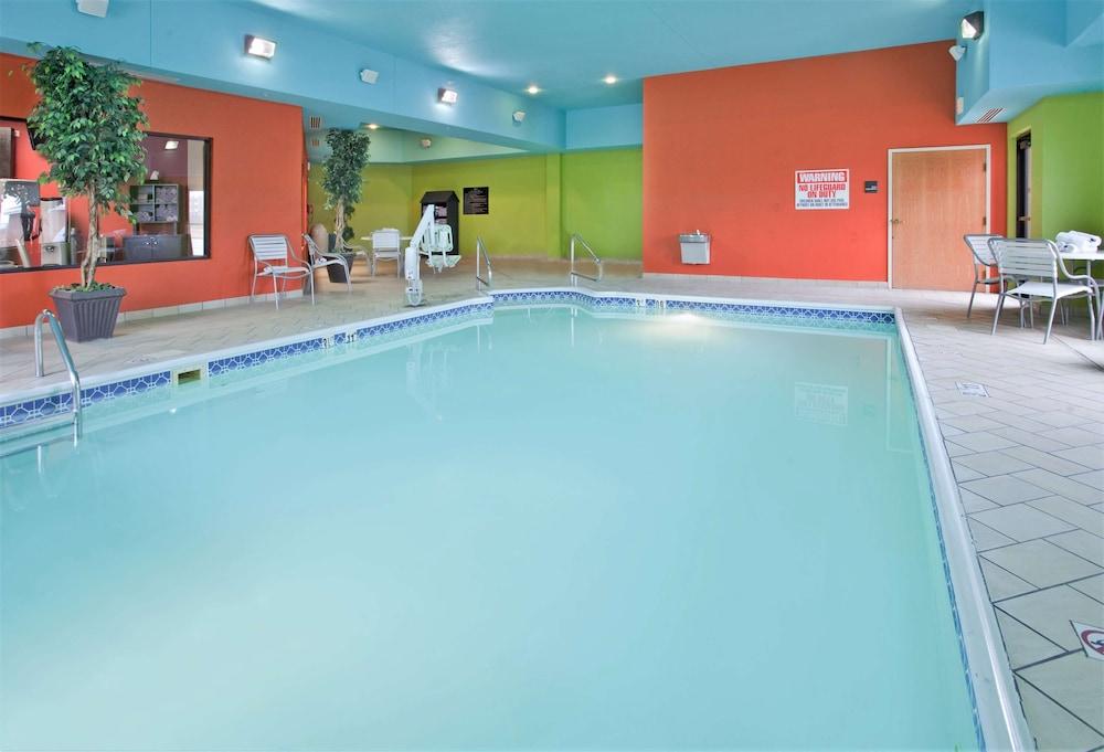 Hampton Inn Норфолк Экстерьер фото