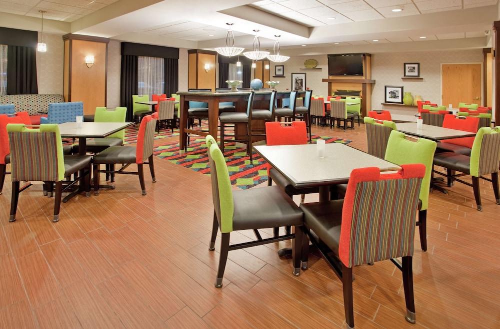 Hampton Inn Норфолк Экстерьер фото